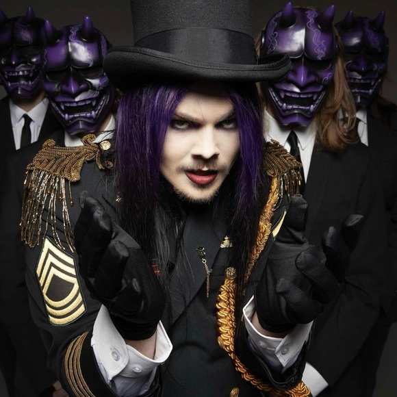 Kim Dracula Laminate w/ lanyard. - Picture 2 of 2